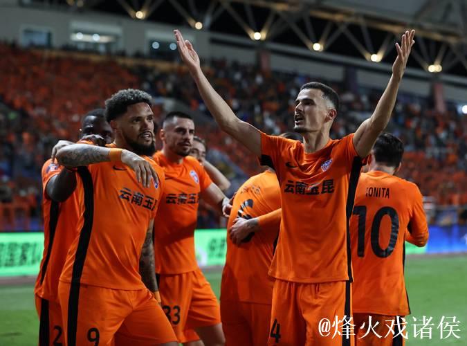 云南玉昆队史首次中超两连胜:守住城门 攻陷津门 云南玉昆队史首次中超两连胜:守住城门 攻陷津门